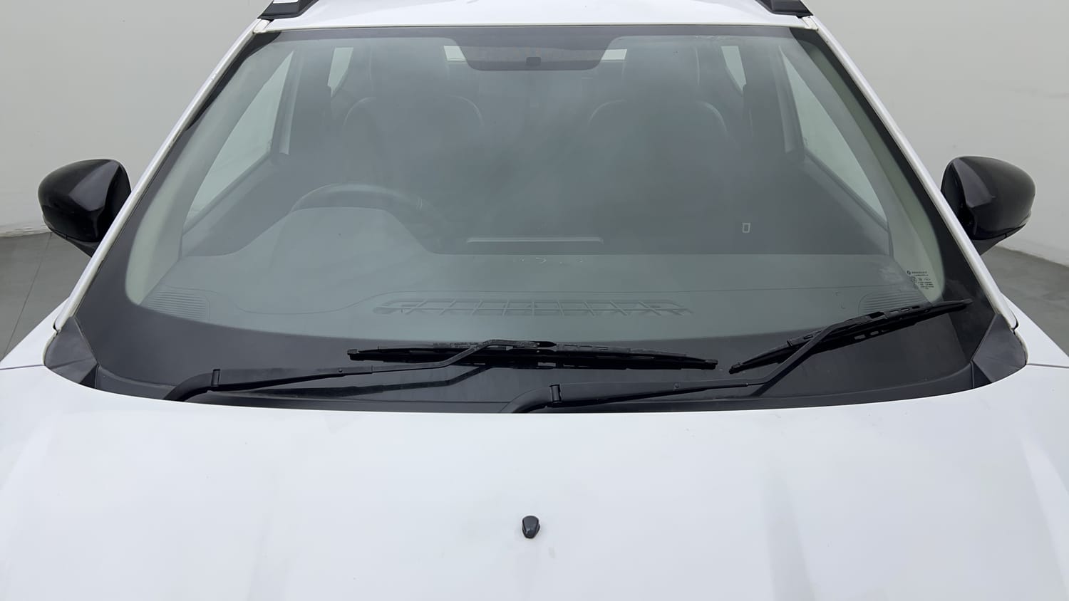 Used 2022 Renault Kiger RXZ MT Petrol Manual exterior FRONT WINDSHIELD VIEW