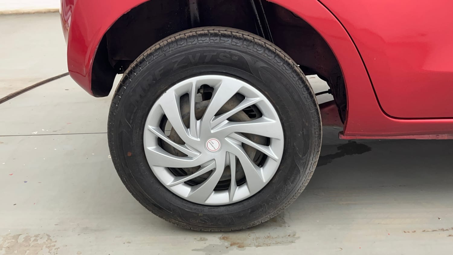 Used 2017 Datsun Redi-GO T (O) Petrol Manual tyres RIGHT REAR TYRE RIM VIEW