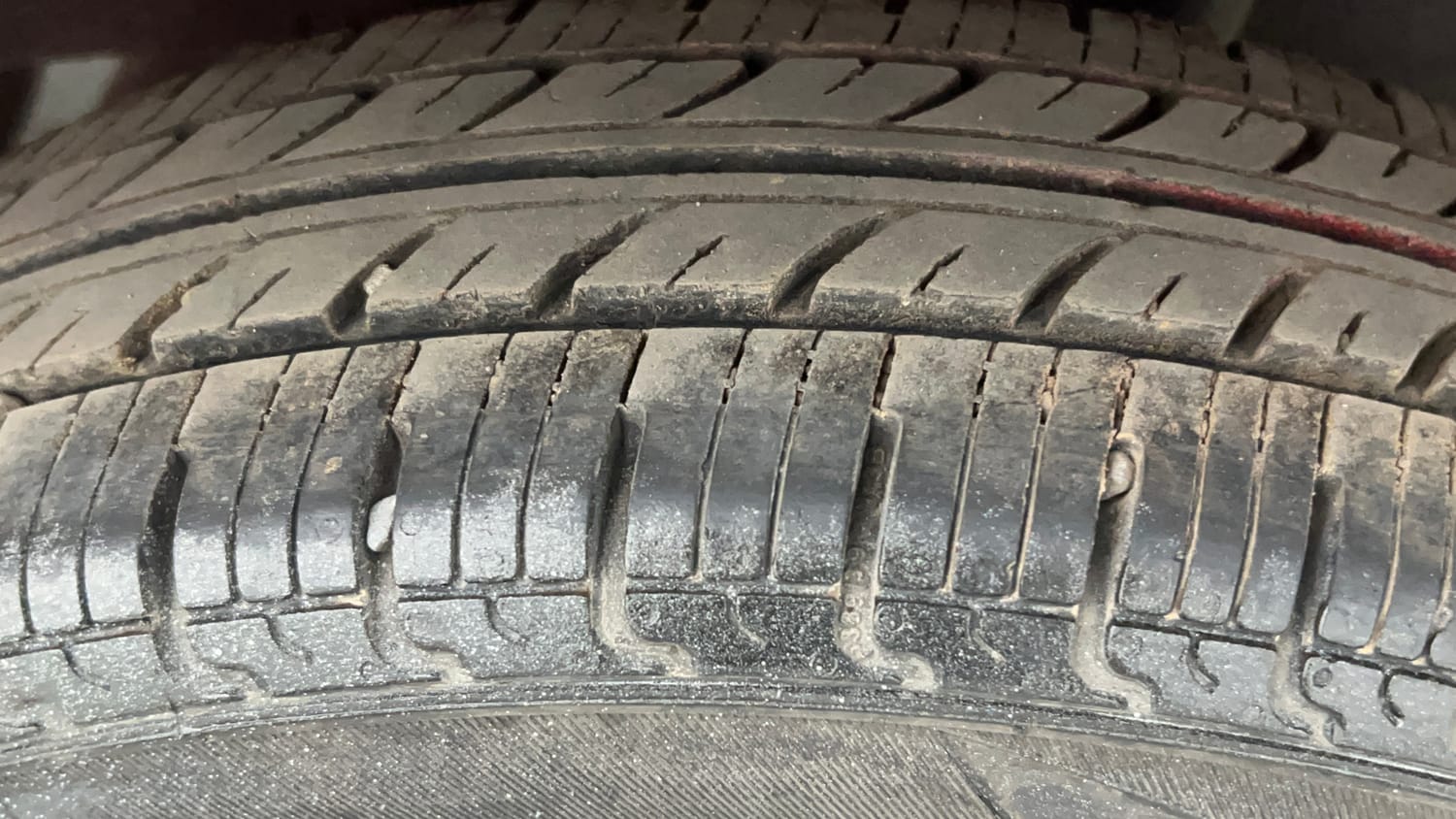 Used 2017 Datsun Redi-GO T (O) Petrol Manual tyres LEFT REAR TYRE TREAD VIEW