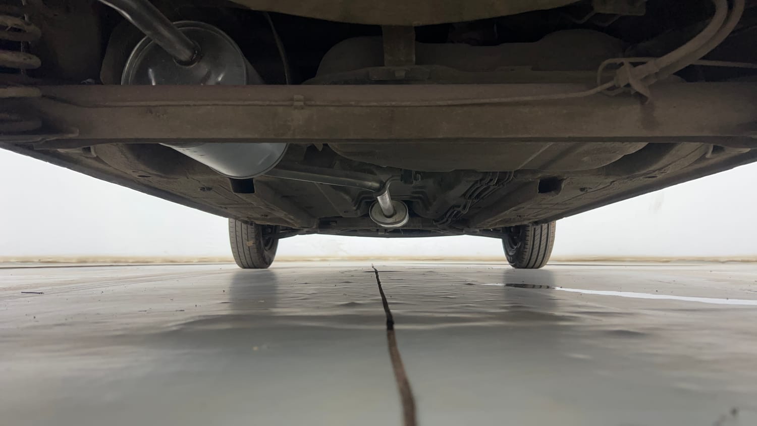 Used 2017 Datsun Redi-GO T (O) Petrol Manual extra REAR UNDERBODY VIEW (TAKEN FROM REAR)
