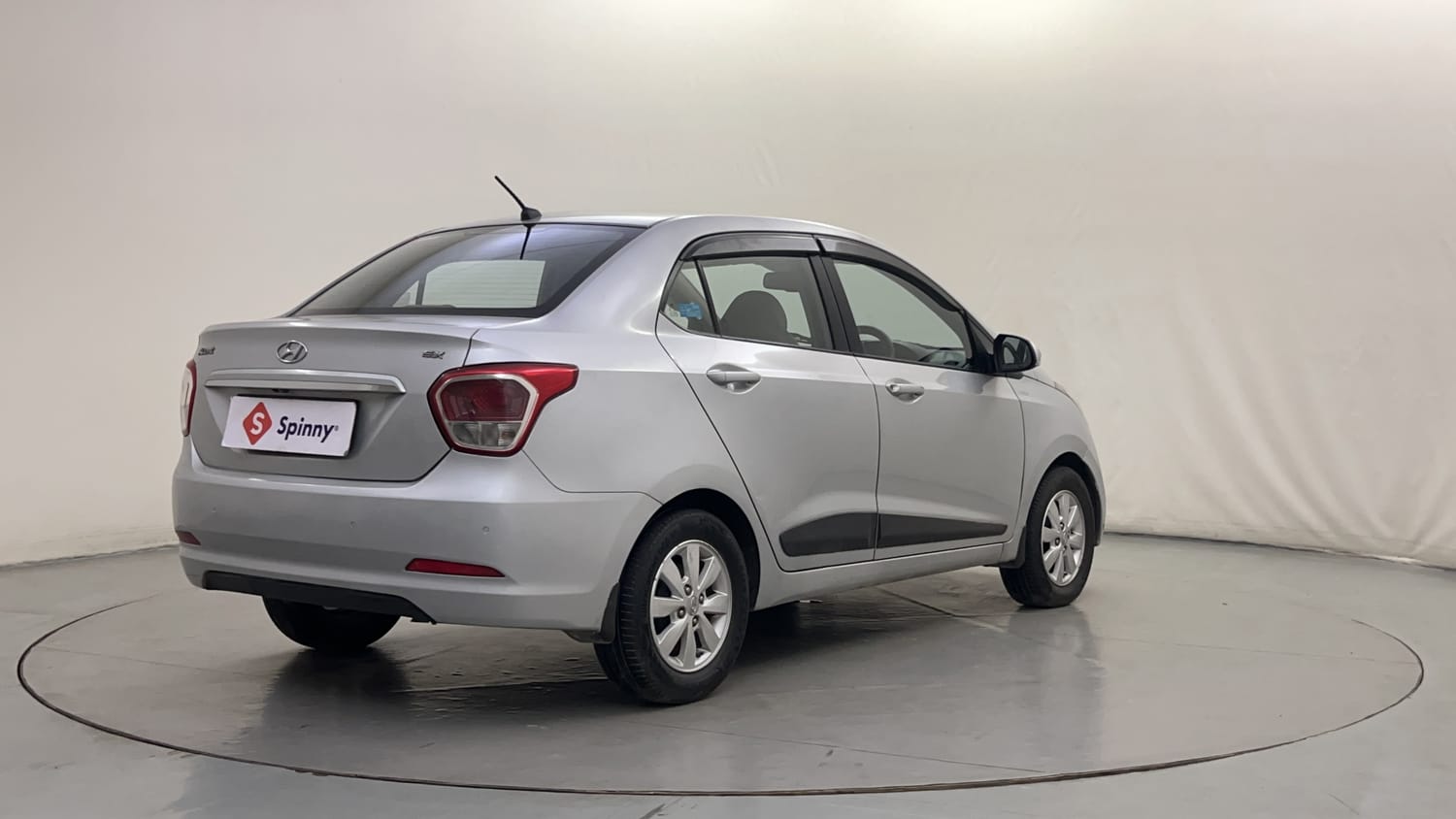 Used 2015 Hyundai Xcent SX 1.1 CRDi Diesel Manual exterior RIGHT REAR CORNER VIEW