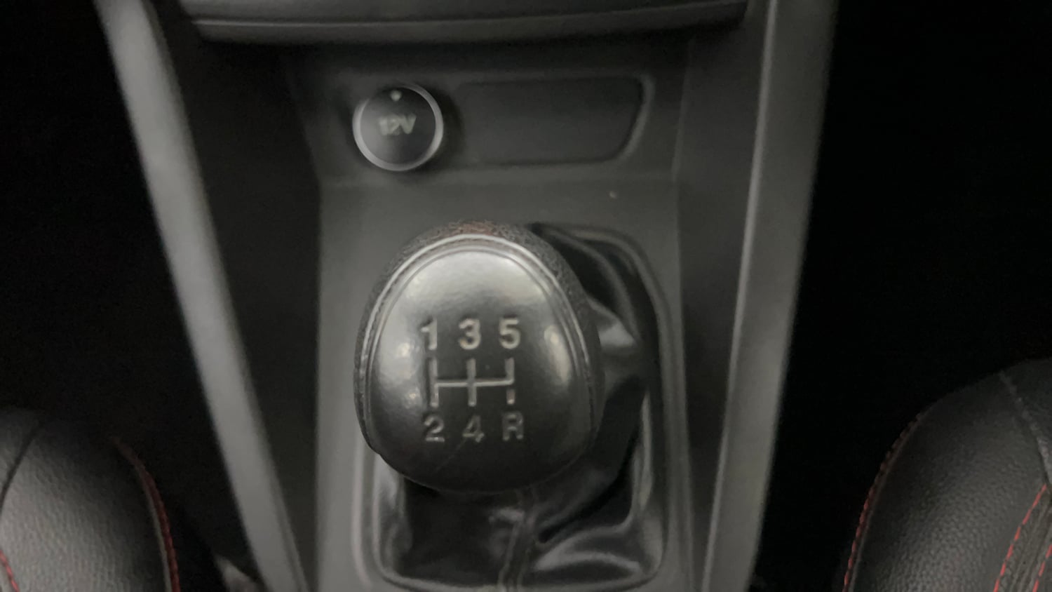 Used 2021 Ford Figo Titanium 1.2 Ti-VCT MT Petrol Manual interior GEAR  KNOB VIEW