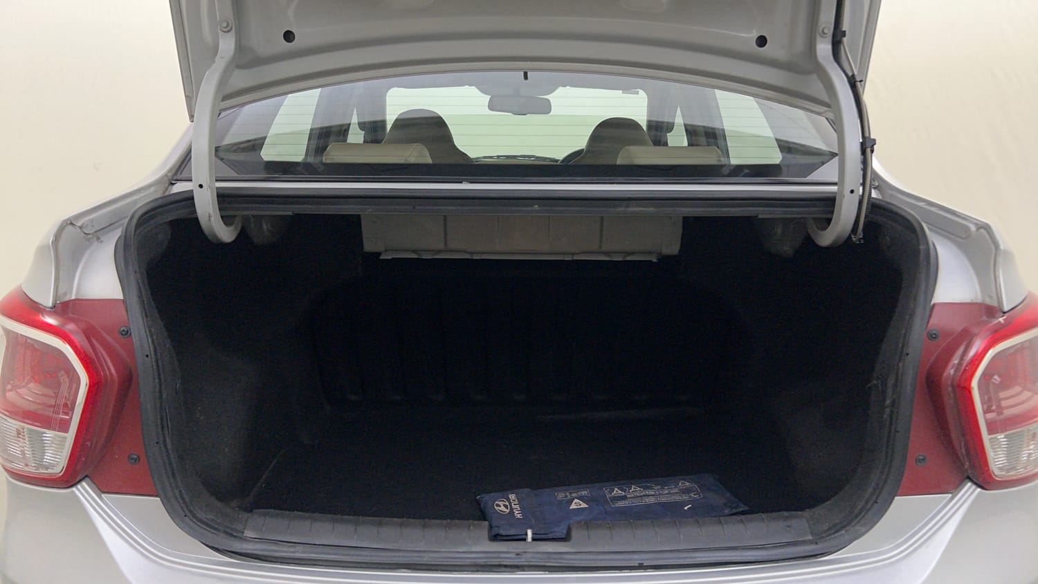 Used 2015 Hyundai Xcent SX 1.1 CRDi Diesel Manual interior DICKY INSIDE VIEW