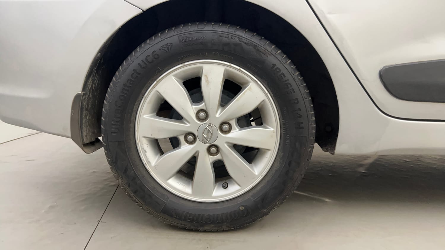 Used 2015 Hyundai Xcent SX 1.1 CRDi Diesel Manual tyres RIGHT REAR TYRE RIM VIEW