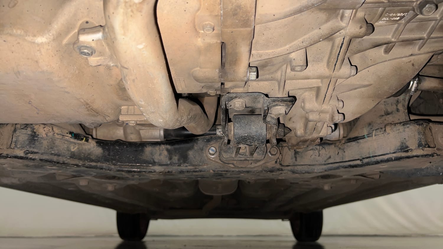 Used 2015 Hyundai Xcent SX 1.1 CRDi Diesel Manual extra FRONT LEFT UNDERBODY VIEW