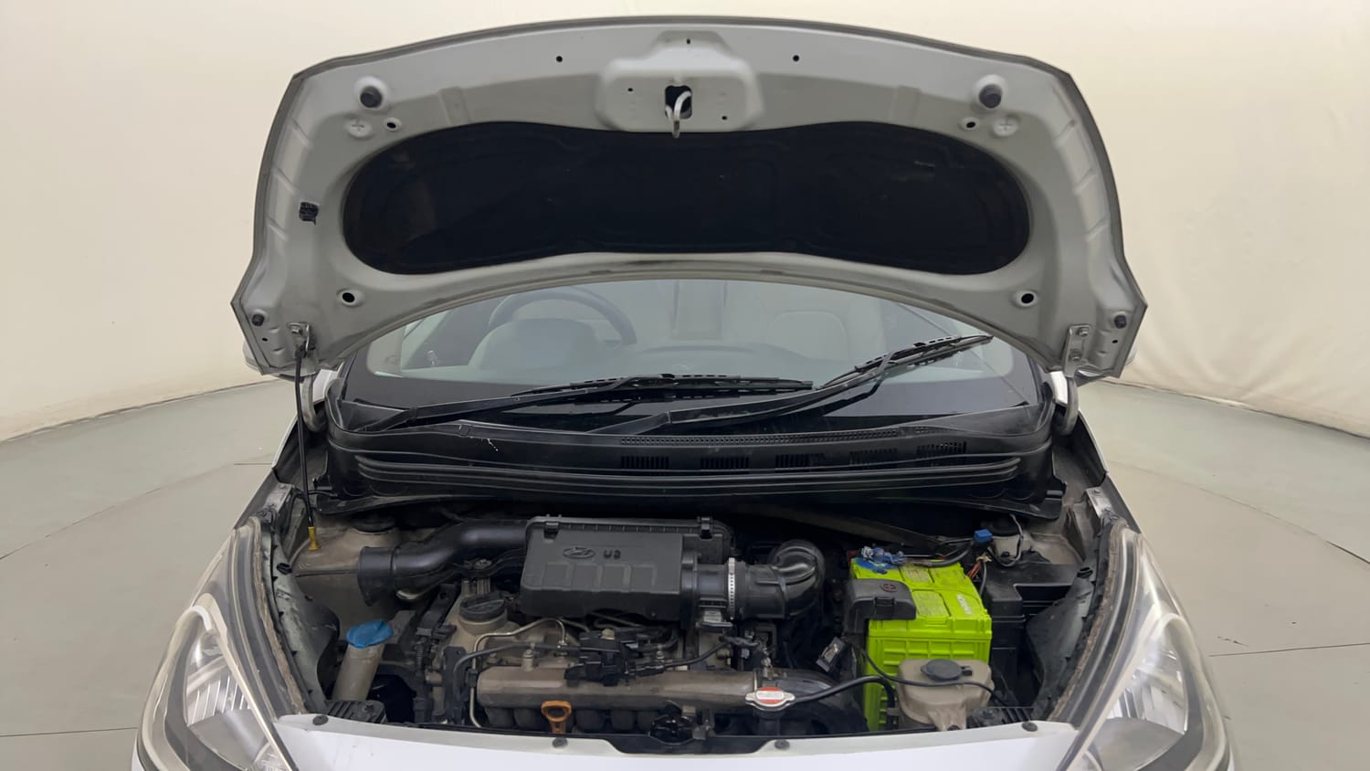 Used 2015 Hyundai Xcent SX 1.1 CRDi Diesel Manual engine ENGINE & BONNET OPEN FRONT VIEW