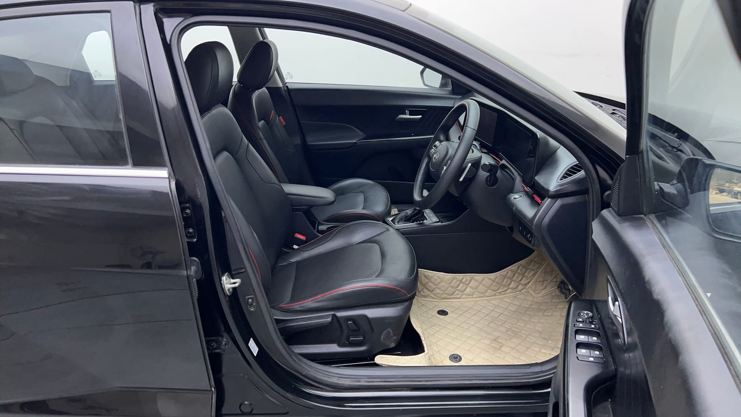 Used 2023 Hyundai Verna SX (O) 1.5 Turbo Petrol DCT Petrol Automatic interior RIGHT SIDE FRONT DOOR CABIN VIEW