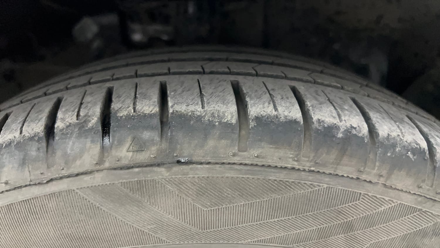 Used 2021 Ford Figo Titanium 1.2 Ti-VCT MT Petrol Manual tyres RIGHT FRONT TYRE TREAD VIEW