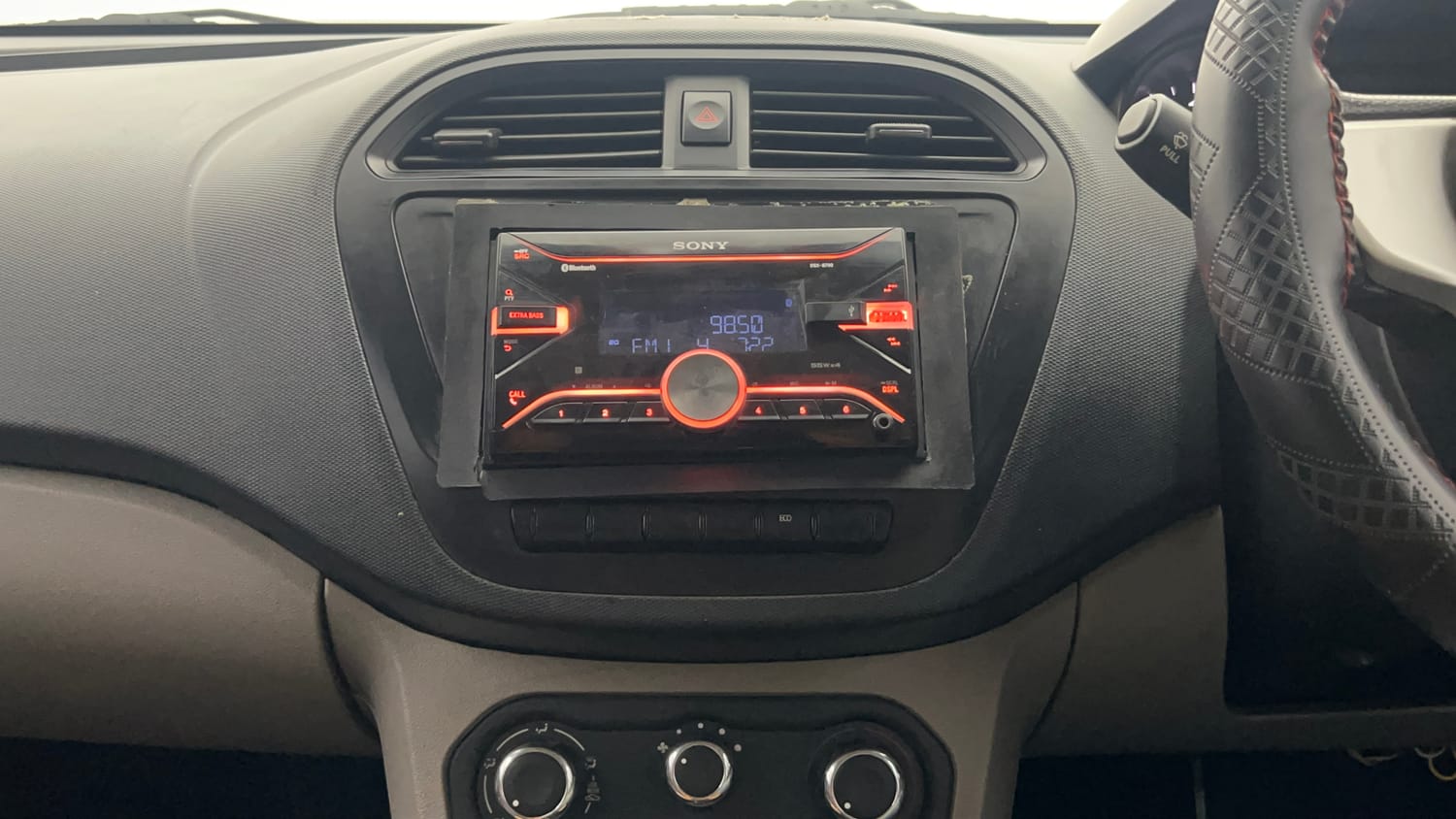 Used 2018 Tata Tiago Revotron XE Petrol Manual interior MUSIC SYSTEM & AC CONTROL VIEW