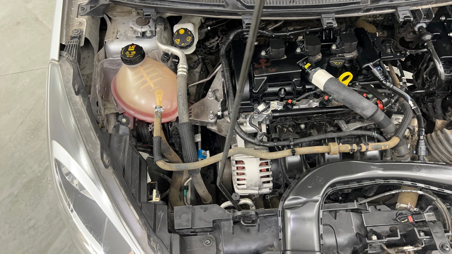 Used 2021 Ford Figo Titanium 1.2 Ti-VCT MT Petrol Manual engine ENGINE RIGHT SIDE VIEW