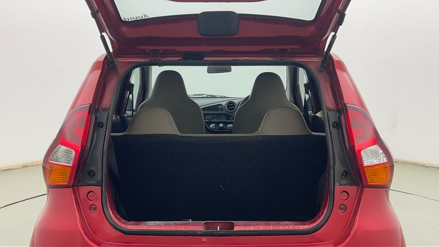 Used 2017 Datsun Redi-GO T (O) Petrol Manual interior DICKY INSIDE VIEW