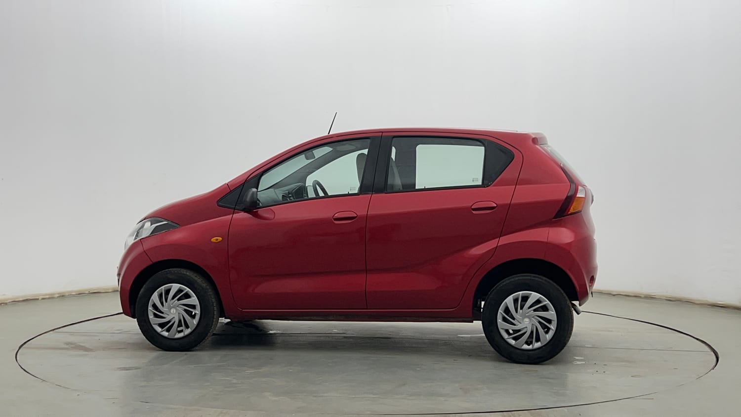 Used 2017 Datsun Redi-GO T (O) Petrol Manual exterior LEFT SIDE VIEW