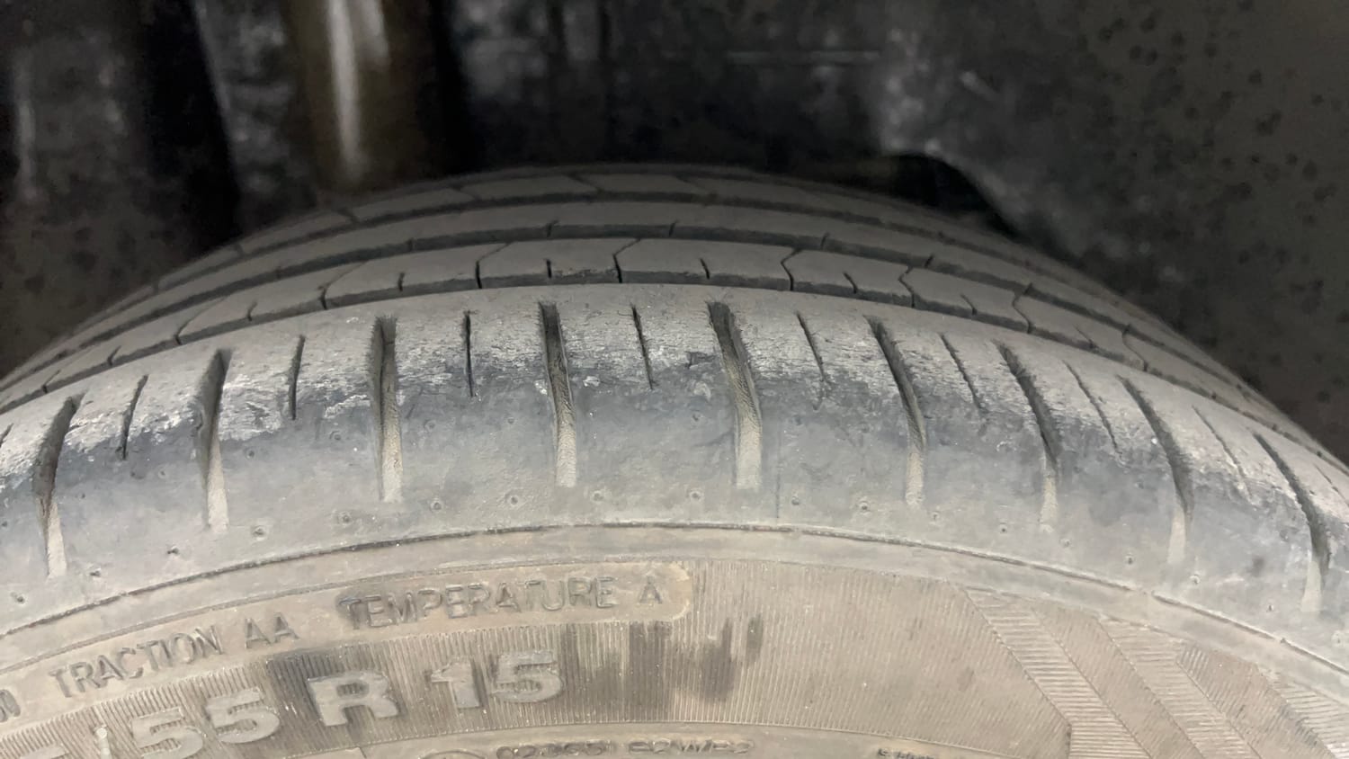 Used 2021 Ford Figo Titanium 1.2 Ti-VCT MT Petrol Manual tyres RIGHT REAR TYRE TREAD VIEW