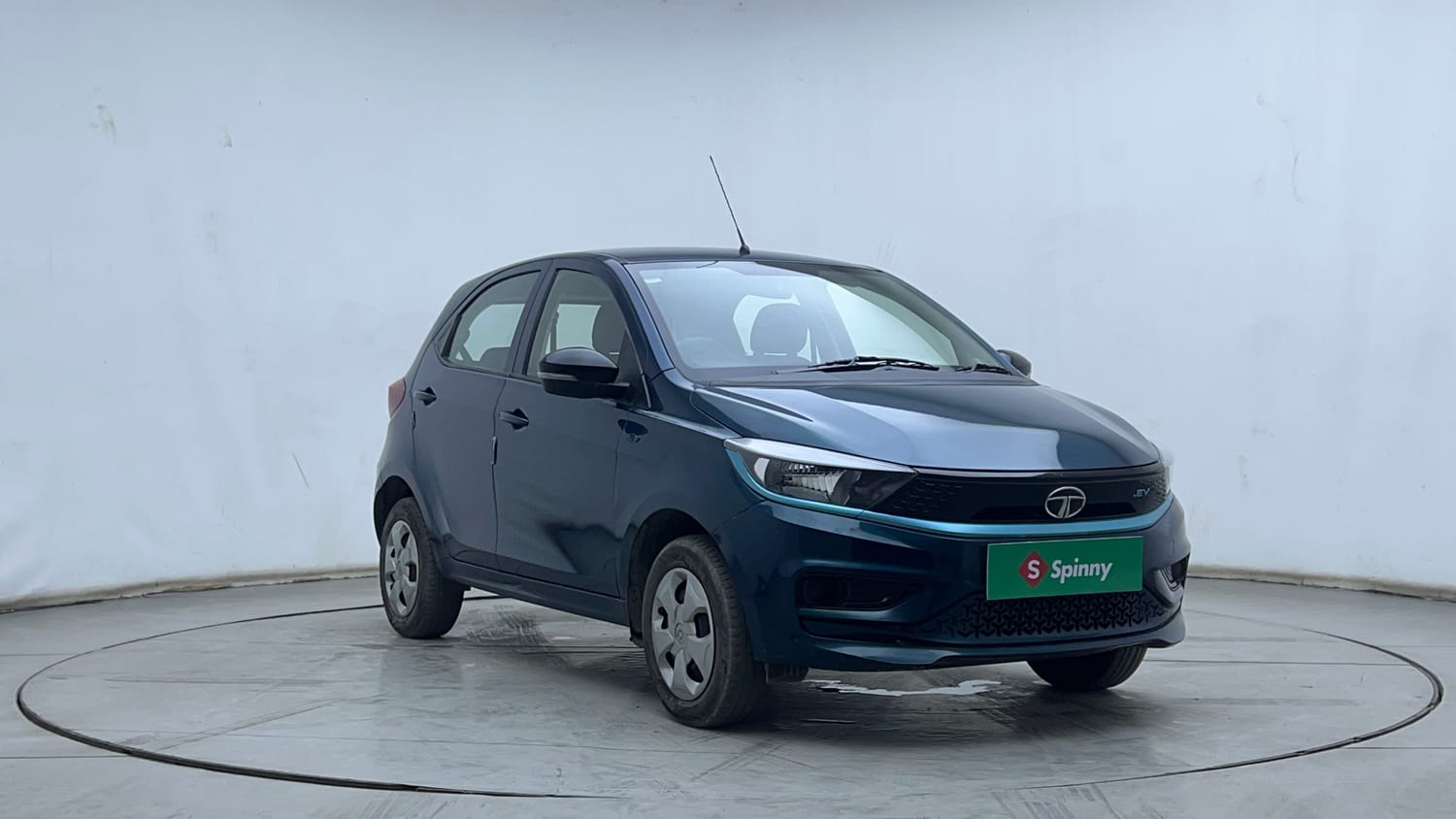 Used 2023 Tata Tiago EV XT Long Range Electric Automatic exterior RIGHT FRONT CORNER VIEW