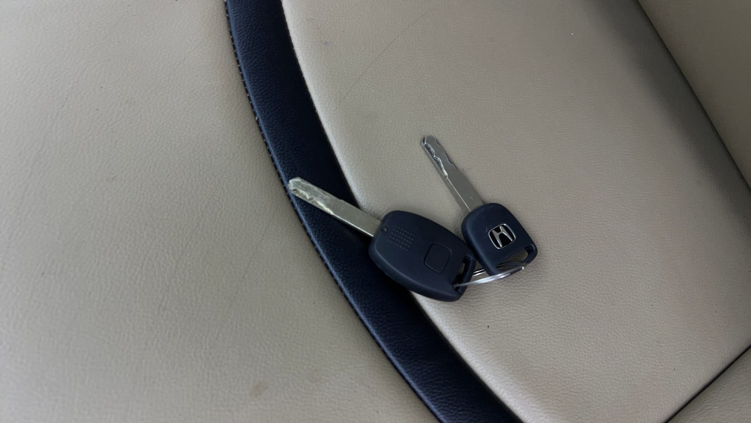 Used 2012 Honda City 1.5 V MT Petrol Manual extra CAR KEY VIEW