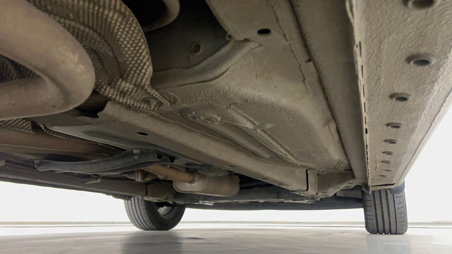 Used 2021 Ford Figo Titanium 1.2 Ti-VCT MT Petrol Manual extra REAR RIGHT UNDERBODY VIEW
