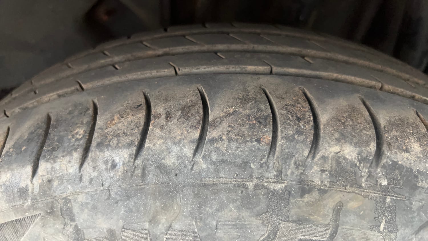 Used 2018 Tata Tiago Revotron XE Petrol Manual tyres LEFT REAR TYRE TREAD VIEW