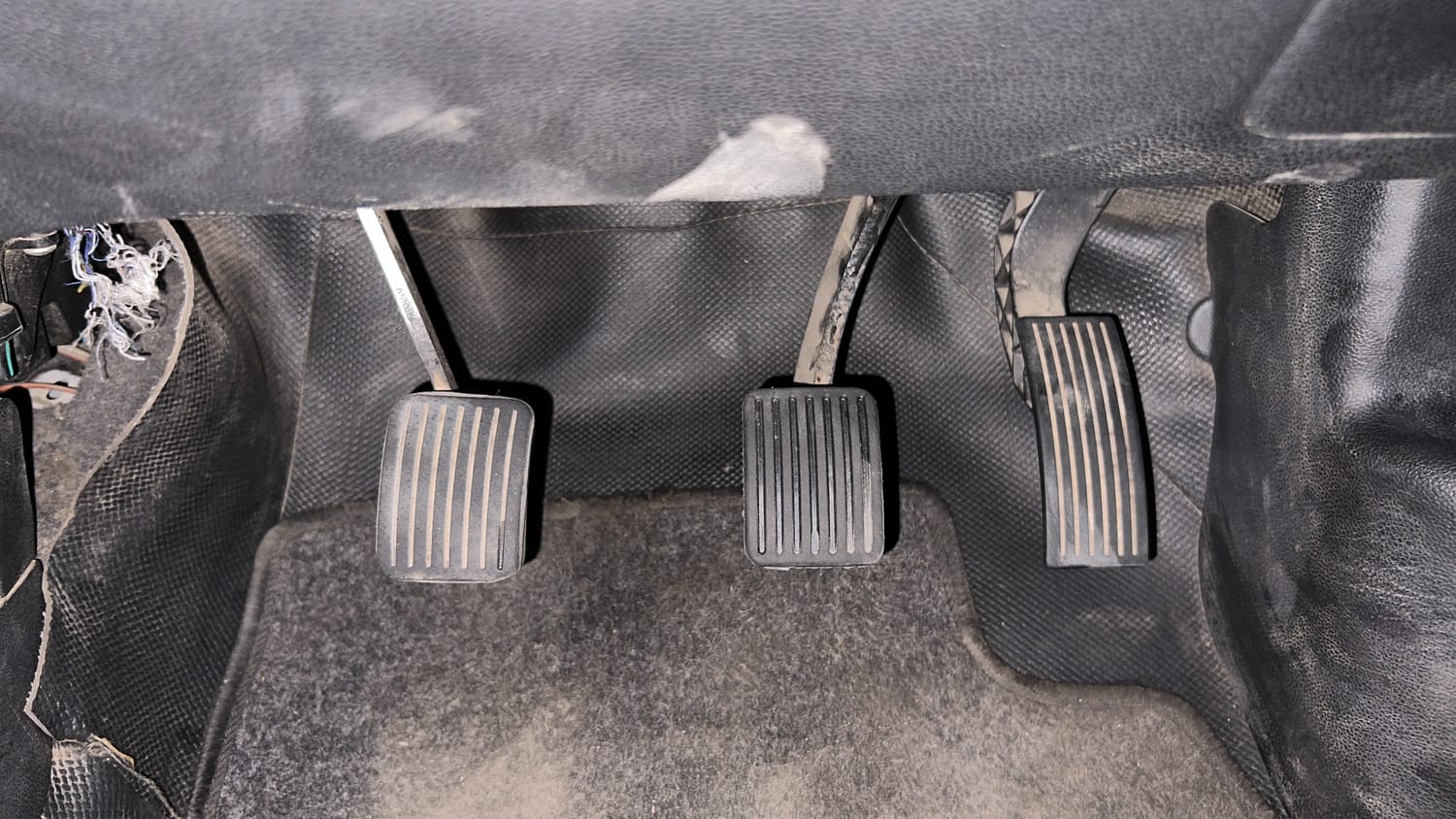 Used 2015 Hyundai Xcent SX 1.1 CRDi Diesel Manual interior PEDALS VIEW