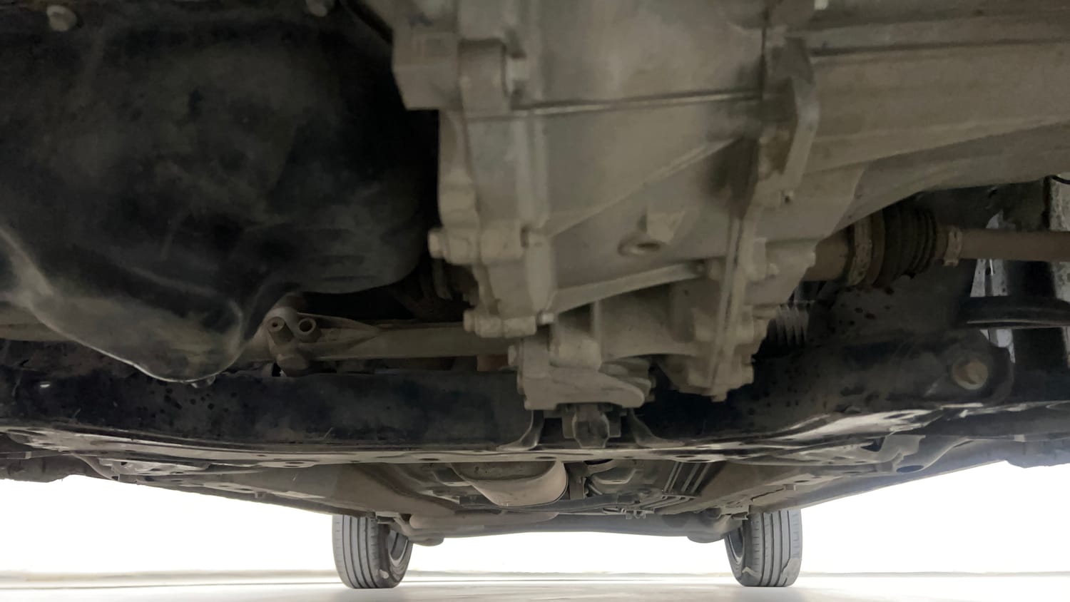 Used 2021 Ford Figo Titanium 1.2 Ti-VCT MT Petrol Manual extra FRONT LEFT UNDERBODY VIEW