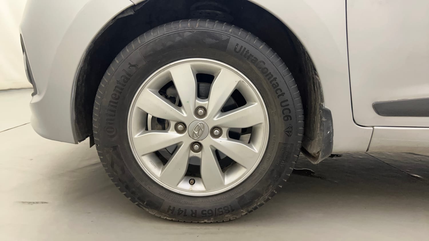 Used 2015 Hyundai Xcent SX 1.1 CRDi Diesel Manual tyres LEFT FRONT TYRE RIM VIEW