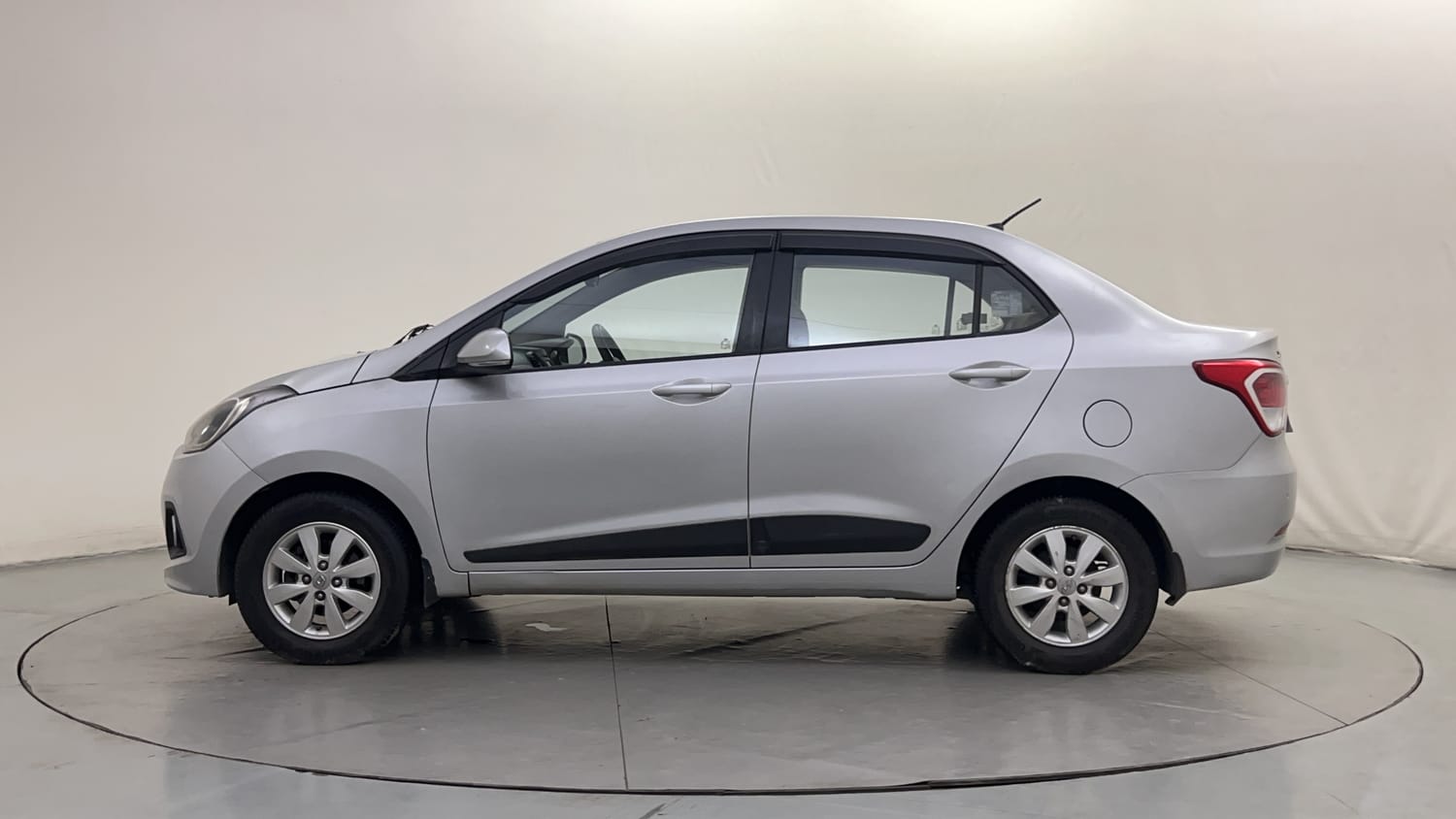 Used 2015 Hyundai Xcent SX 1.1 CRDi Diesel Manual exterior LEFT SIDE VIEW