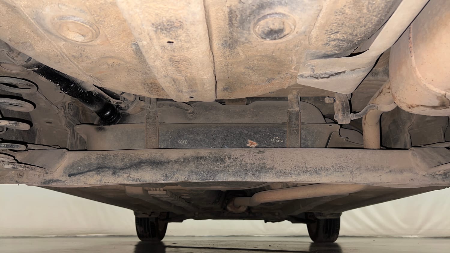 Used 2015 Hyundai Xcent SX 1.1 CRDi Diesel Manual extra REAR UNDERBODY VIEW (TAKEN FROM REAR)