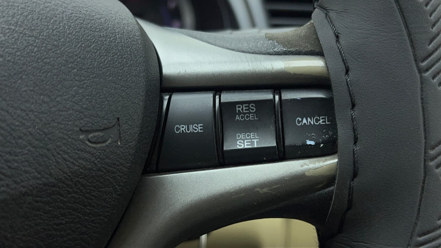 Used 2012 Honda City 1.5 V MT Petrol Manual top_features Cruise control