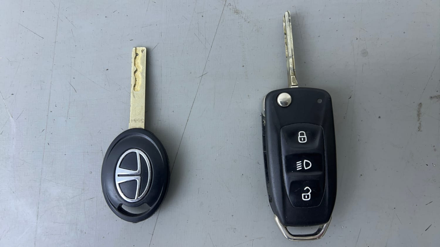Used 2023 Tata Tiago EV XT Long Range Electric Automatic extra CAR KEY VIEW
