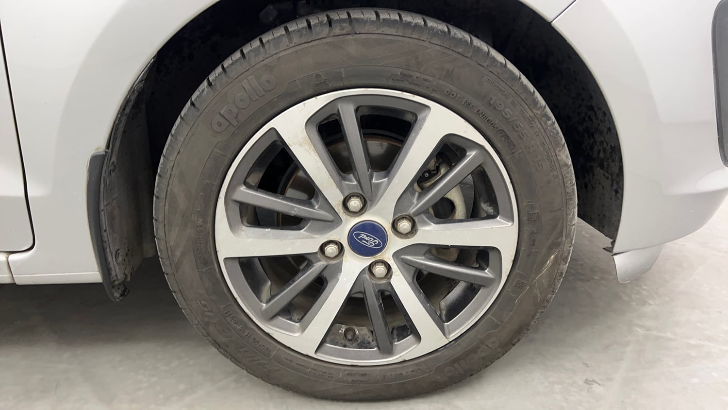 Used 2021 Ford Figo Titanium 1.2 Ti-VCT MT Petrol Manual tyres RIGHT FRONT TYRE RIM VIEW
