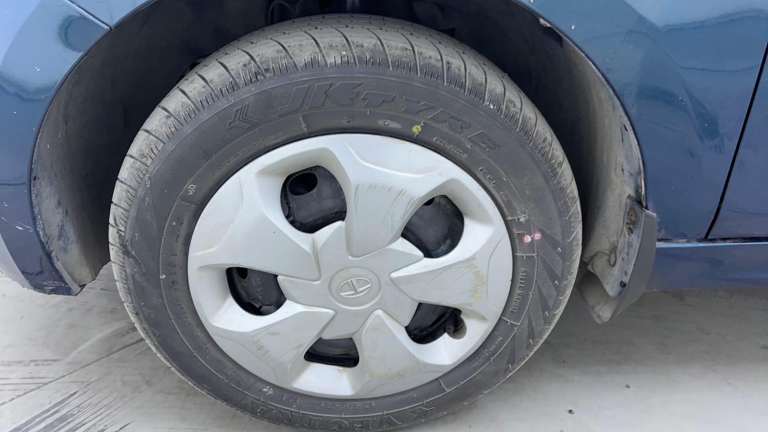 Used 2023 Tata Tiago EV XT Long Range Electric Automatic tyres LEFT FRONT TYRE RIM VIEW