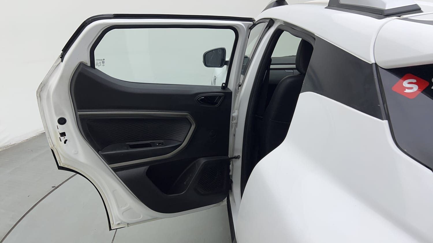 Used 2022 Renault Kiger RXZ MT Petrol Manual interior LEFT REAR DOOR OPEN VIEW