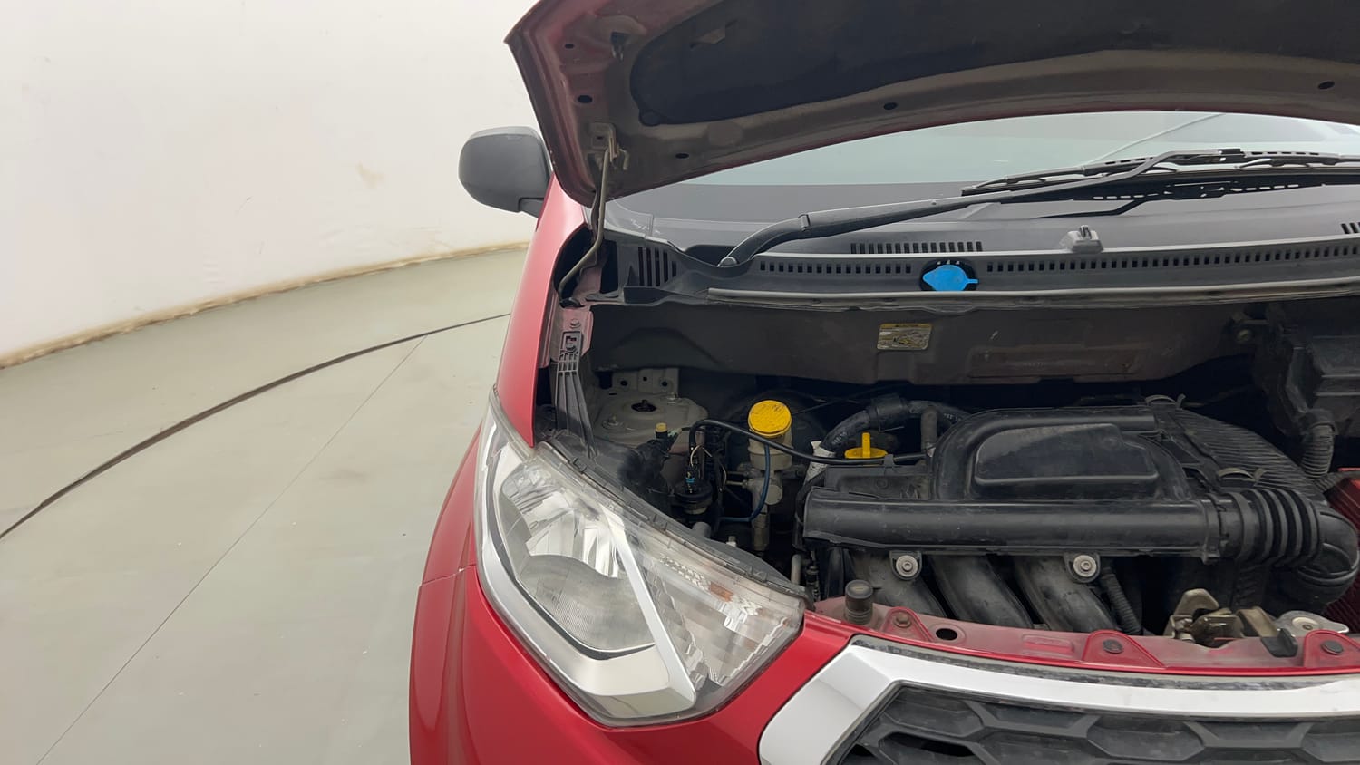 Used 2017 Datsun Redi-GO T (O) Petrol Manual engine ENGINE RIGHT SIDE HINGE & APRON VIEW