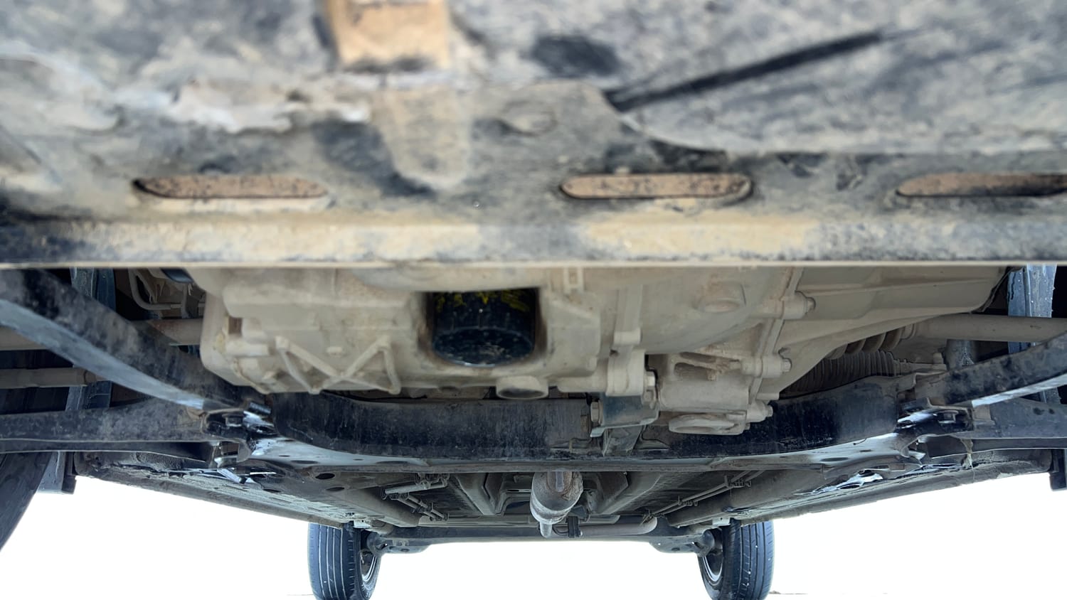 Used 2022 Renault Kiger RXZ MT Petrol Manual extra FRONT LEFT UNDERBODY VIEW