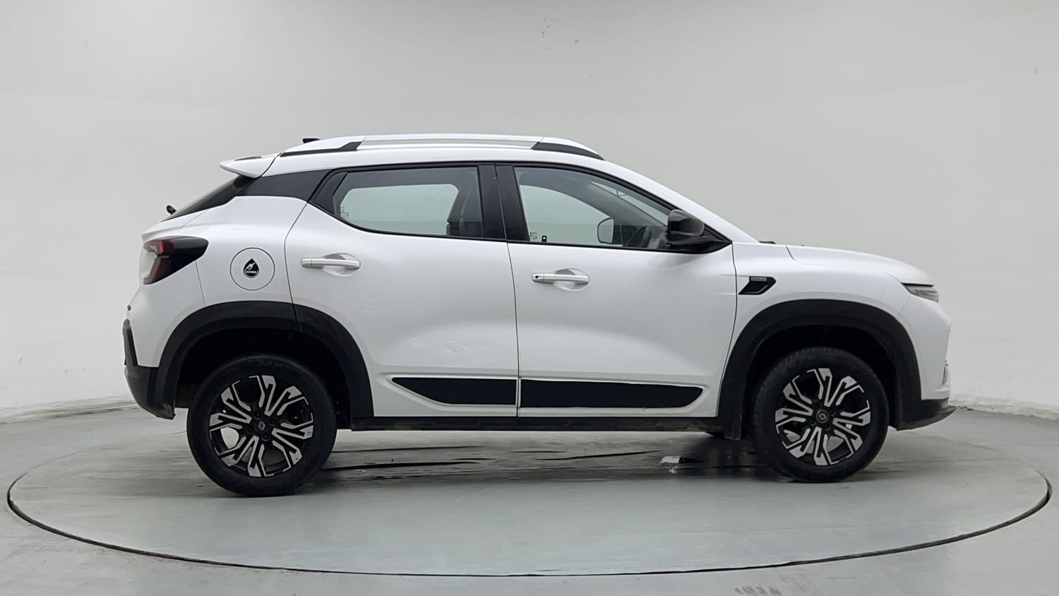 Used 2022 Renault Kiger RXZ MT Petrol Manual exterior RIGHT SIDE VIEW