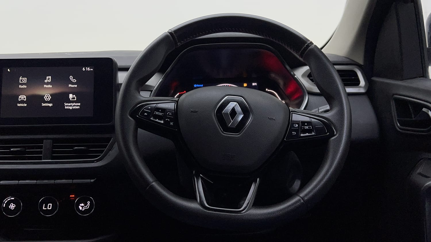 Used 2022 Renault Kiger RXZ MT Petrol Manual interior STEERING VIEW