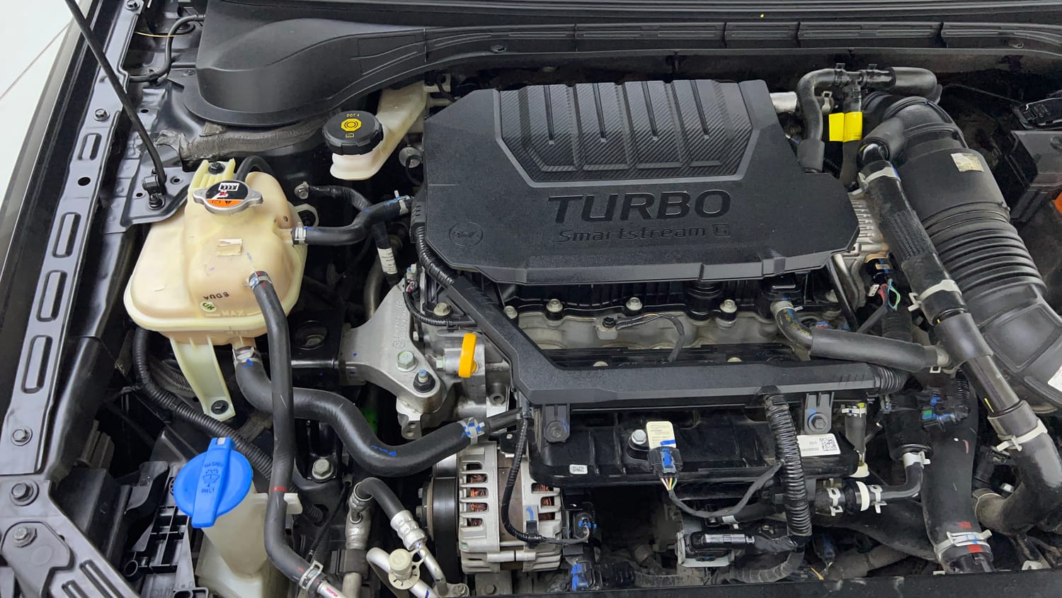 Used 2023 Hyundai Verna SX (O) 1.5 Turbo Petrol DCT Petrol Automatic engine ENGINE RIGHT SIDE VIEW