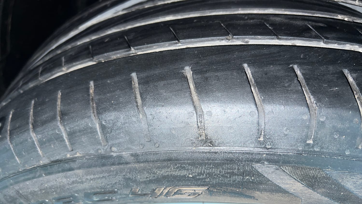 Used 2023 Hyundai Creta SX 1.5 Diesel Diesel Manual tyres LEFT FRONT TYRE TREAD VIEW