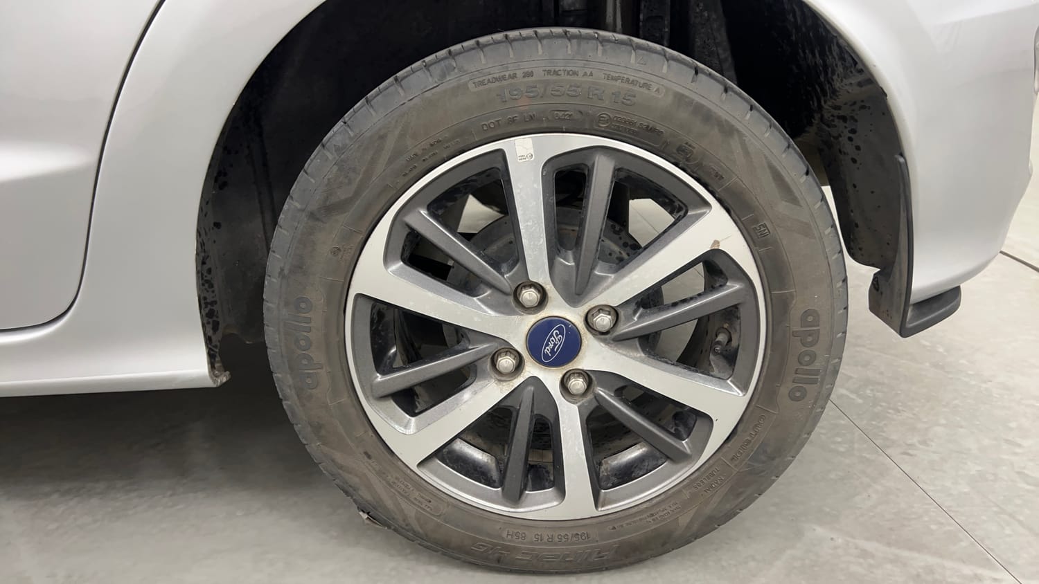 Used 2021 Ford Figo Titanium 1.2 Ti-VCT MT Petrol Manual tyres LEFT REAR TYRE RIM VIEW