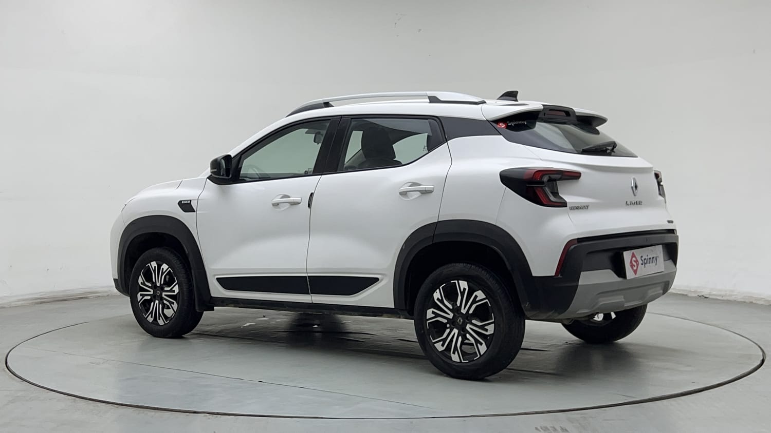 Used 2022 Renault Kiger RXZ MT Petrol Manual exterior LEFT REAR CORNER VIEW