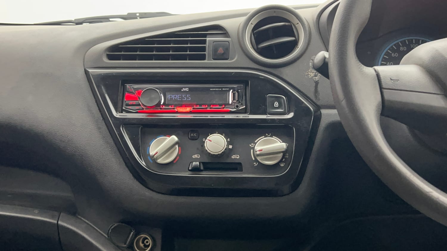 Used 2017 Datsun Redi-GO T (O) Petrol Manual interior MUSIC SYSTEM & AC CONTROL VIEW