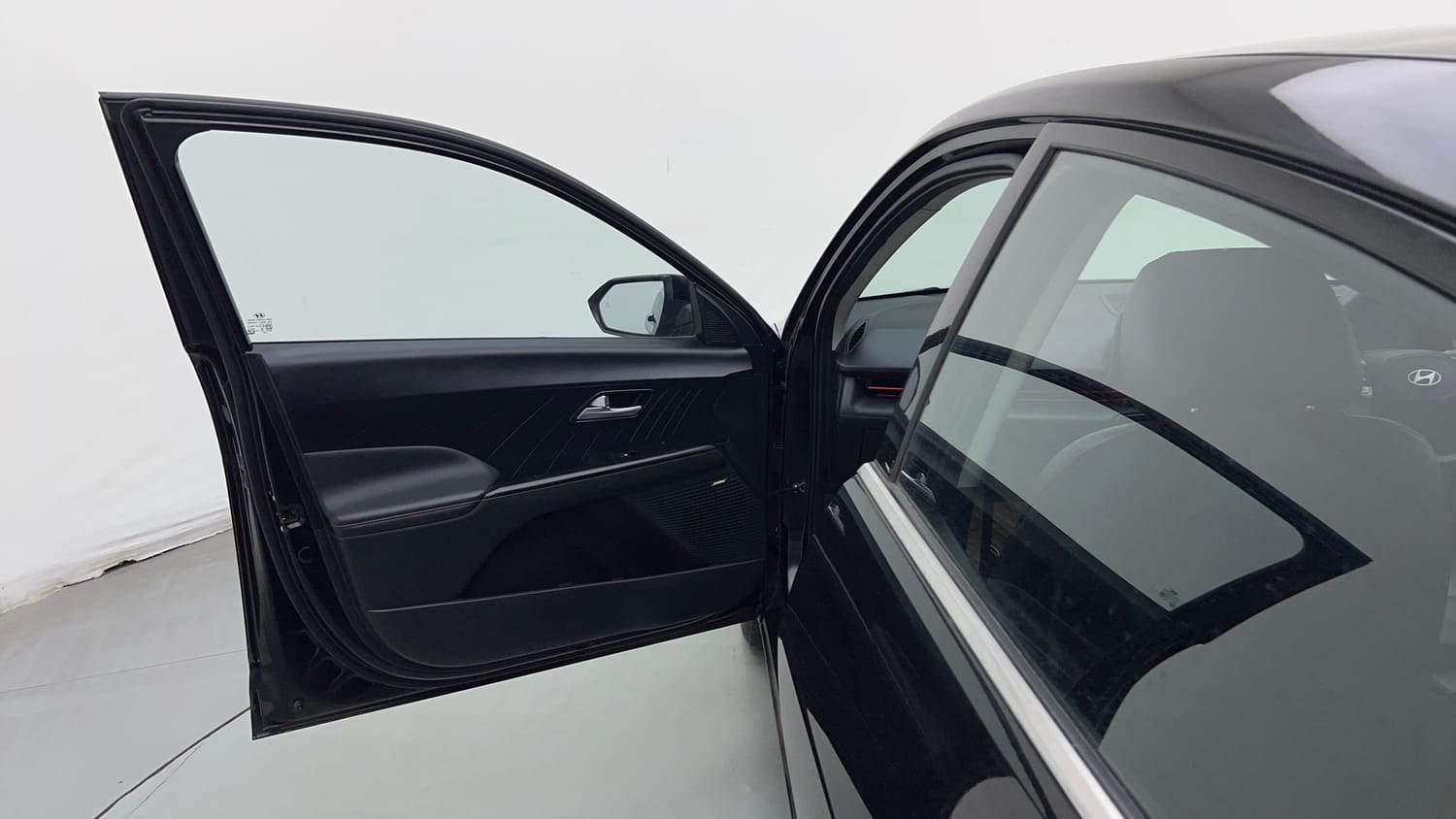 Used 2023 Hyundai Verna SX (O) 1.5 Turbo Petrol DCT Petrol Automatic interior LEFT FRONT DOOR OPEN VIEW