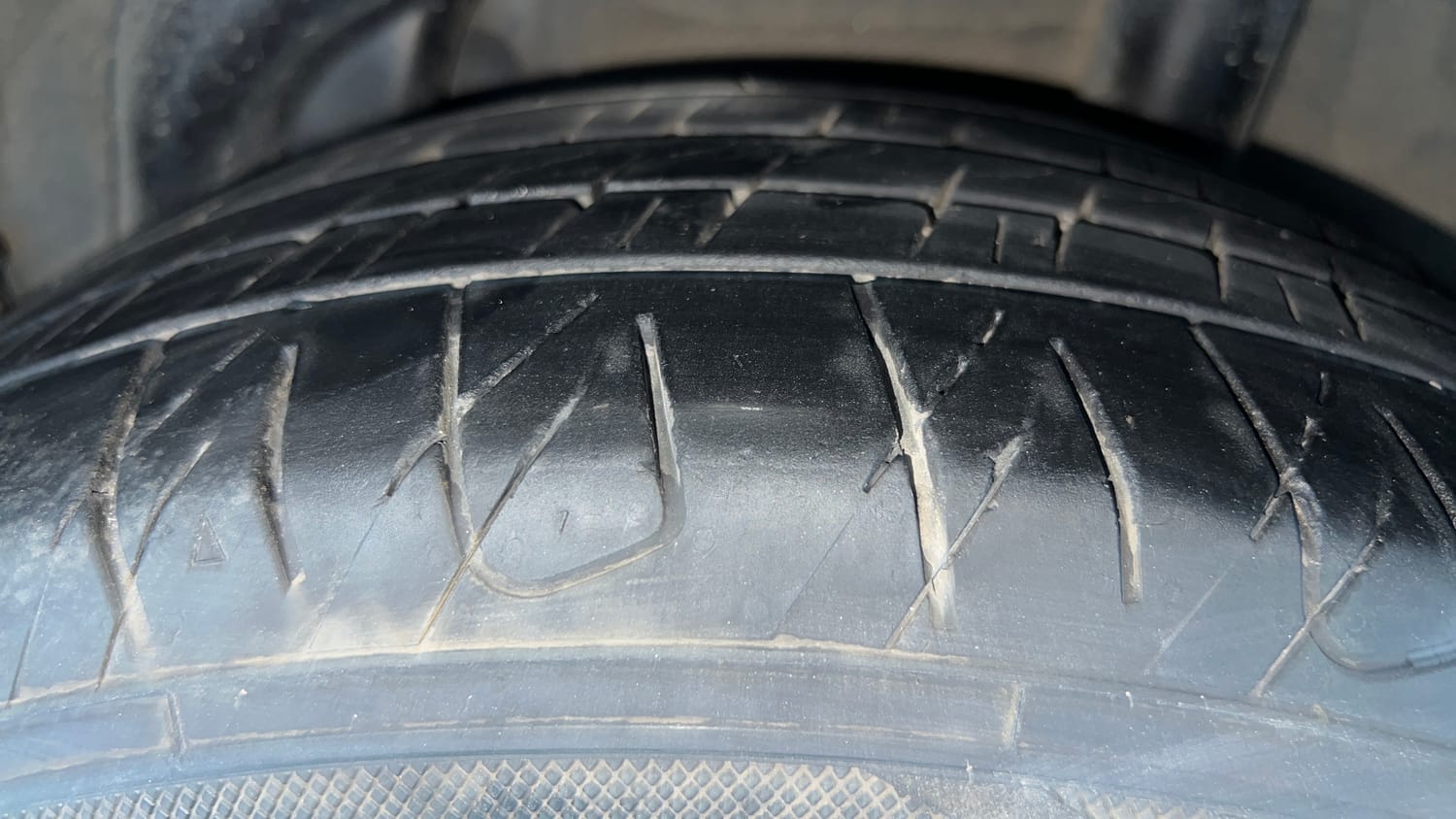 Used 2023 Hyundai Verna SX (O) 1.5 Turbo Petrol DCT Petrol Automatic tyres LEFT REAR TYRE TREAD VIEW