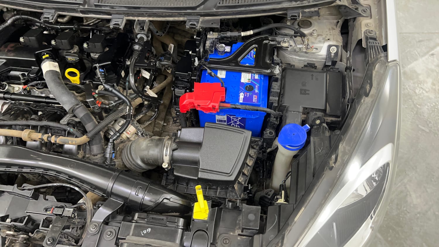 Used 2021 Ford Figo Titanium 1.2 Ti-VCT MT Petrol Manual engine ENGINE LEFT SIDE VIEW