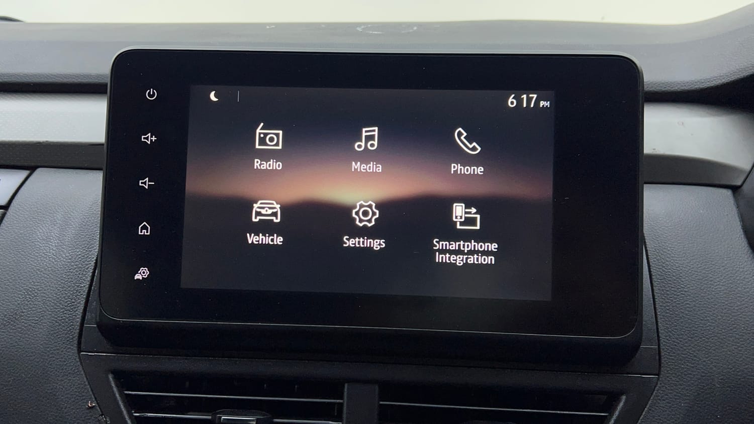 Used 2022 Renault Kiger RXZ MT Petrol Manual top_features Integrated (in-dash) music system