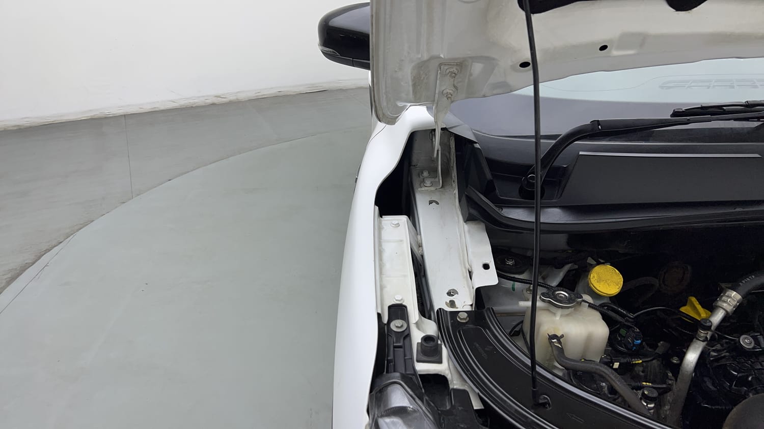 Used 2022 Renault Kiger RXZ MT Petrol Manual engine ENGINE RIGHT SIDE HINGE & APRON VIEW
