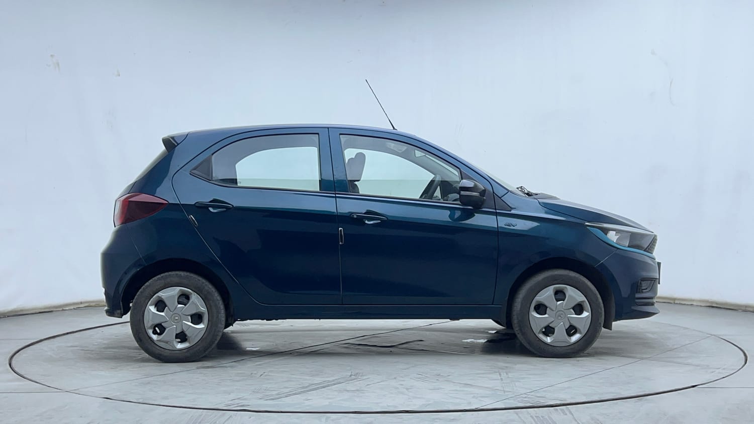 Used 2023 Tata Tiago EV XT Long Range Electric Automatic exterior RIGHT SIDE VIEW