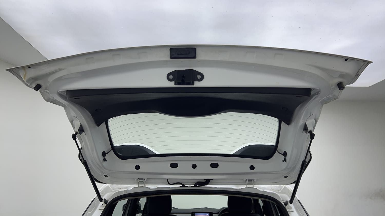 Used 2022 Renault Kiger RXZ MT Petrol Manual interior DICKY DOOR OPEN VIEW