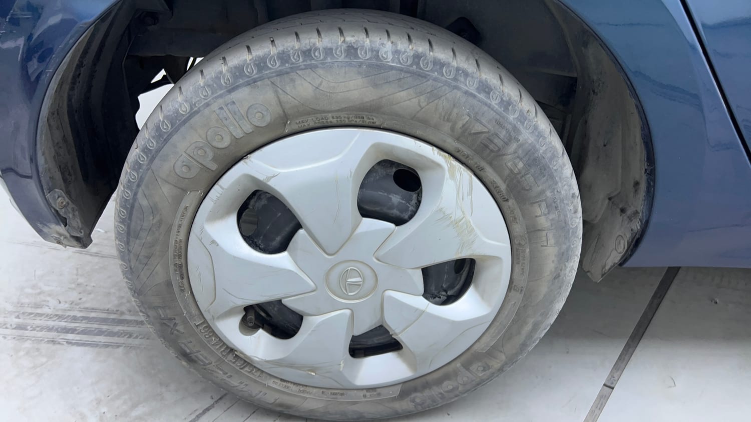 Used 2023 Tata Tiago EV XT Long Range Electric Automatic tyres RIGHT REAR TYRE RIM VIEW