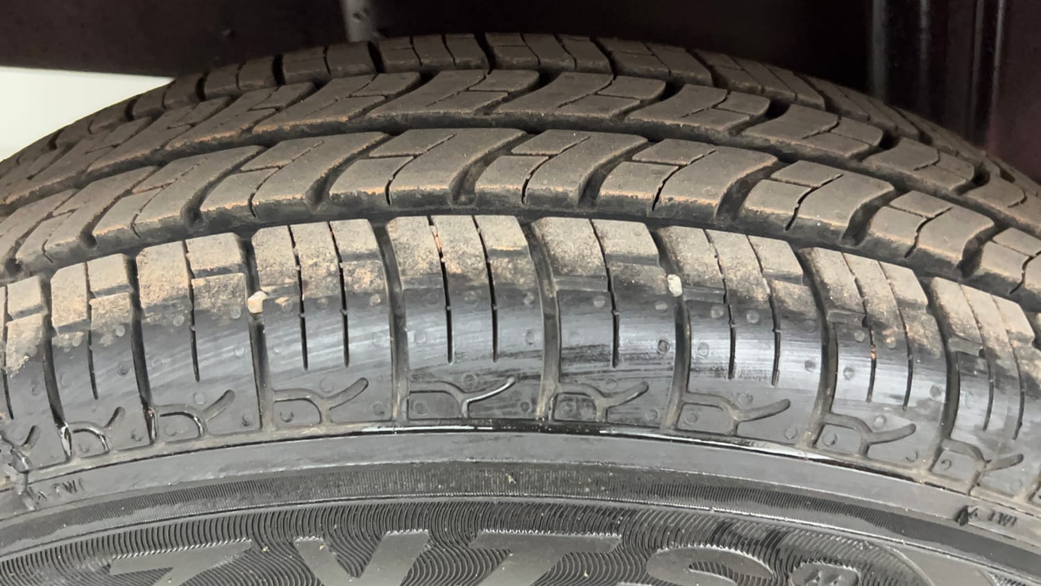 Used 2017 Datsun Redi-GO T (O) Petrol Manual tyres RIGHT REAR TYRE TREAD VIEW
