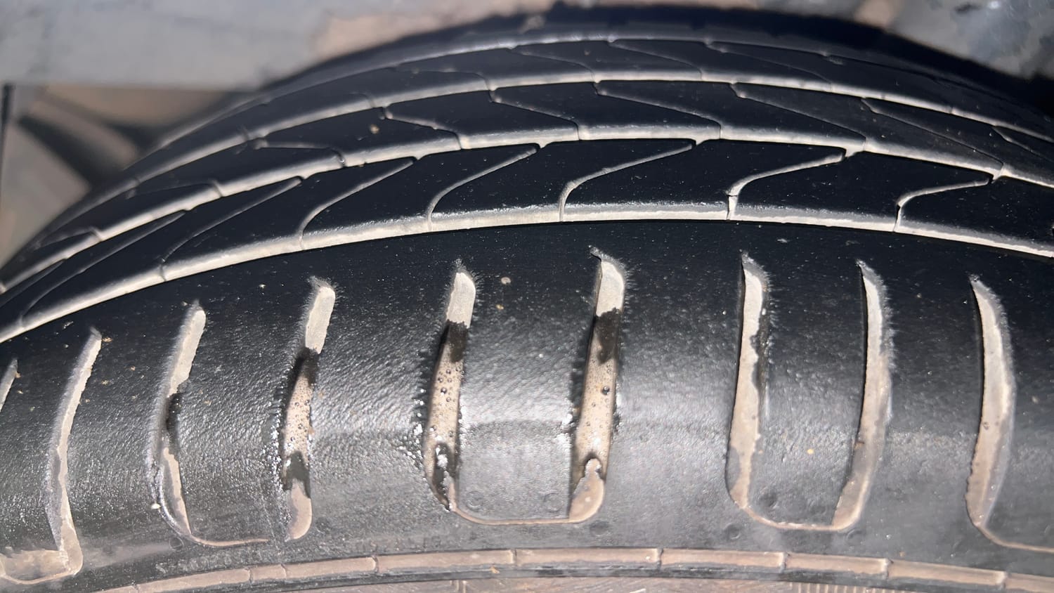 Used 2015 Hyundai Xcent SX 1.1 CRDi Diesel Manual tyres LEFT REAR TYRE TREAD VIEW